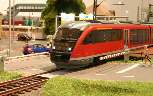 EBÜT80 Bahnschranken im Modell - Details